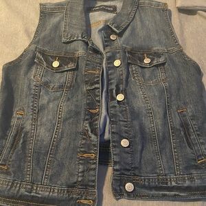 NWOT medium Jean vest